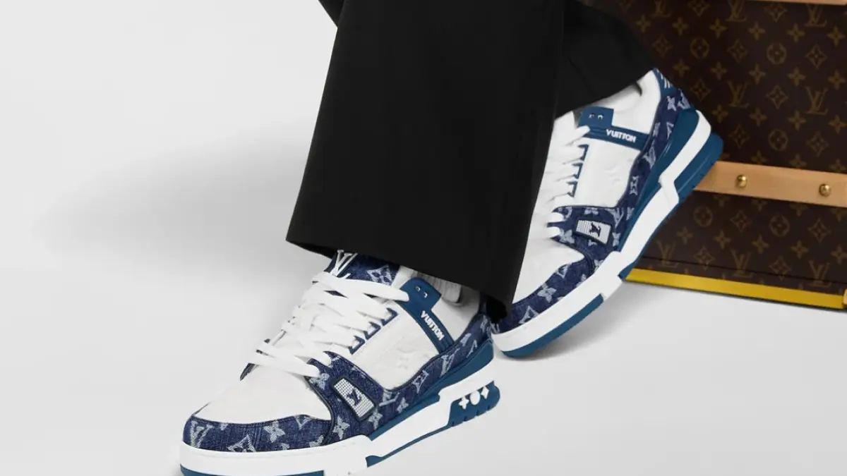 LV Trainer Sneaker dibanderol di kisaran Rp23.800.000 – Rp27.400.000. 