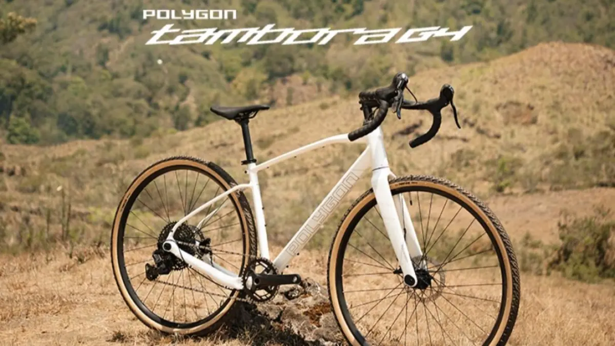 Polygon Tambora G4, gravel ini dirancang untuk berbagai medan, sepeda ini menggunakan kombinasi frame aluminium dan fork karbon.