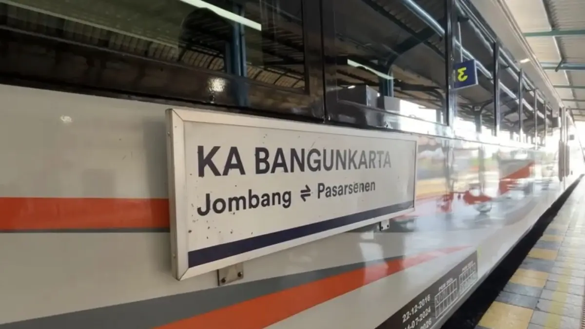Rangkaian kereta SSNG mulai digunakan KA Bangunkarta dan Singasari. Penumpang kini menikmati fasilitas lebih modern dan nyaman. FOTO: KAI DAOP 7 MADIUN