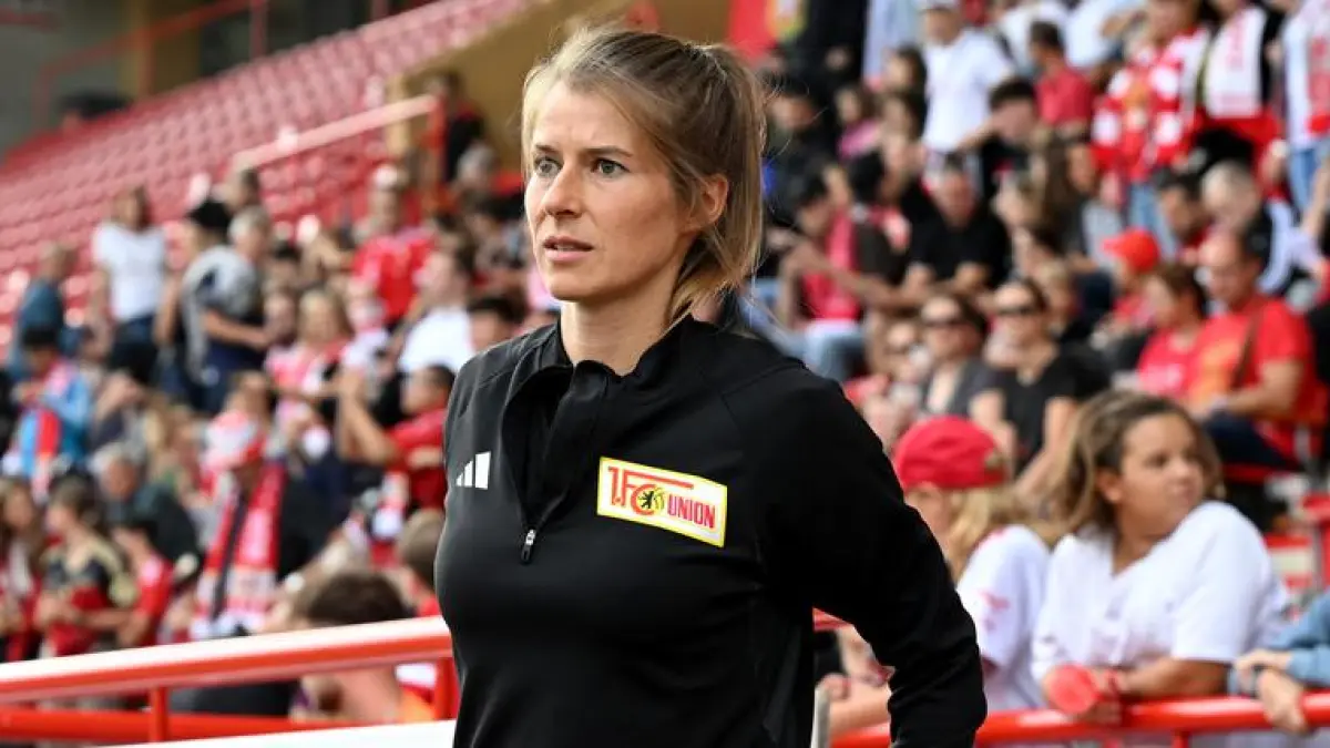 Union Berlin resmi menunjuk Marie Louise Eta sebagai pelatih sementara hingga akhir musim. (STAGESPIEGEL)
