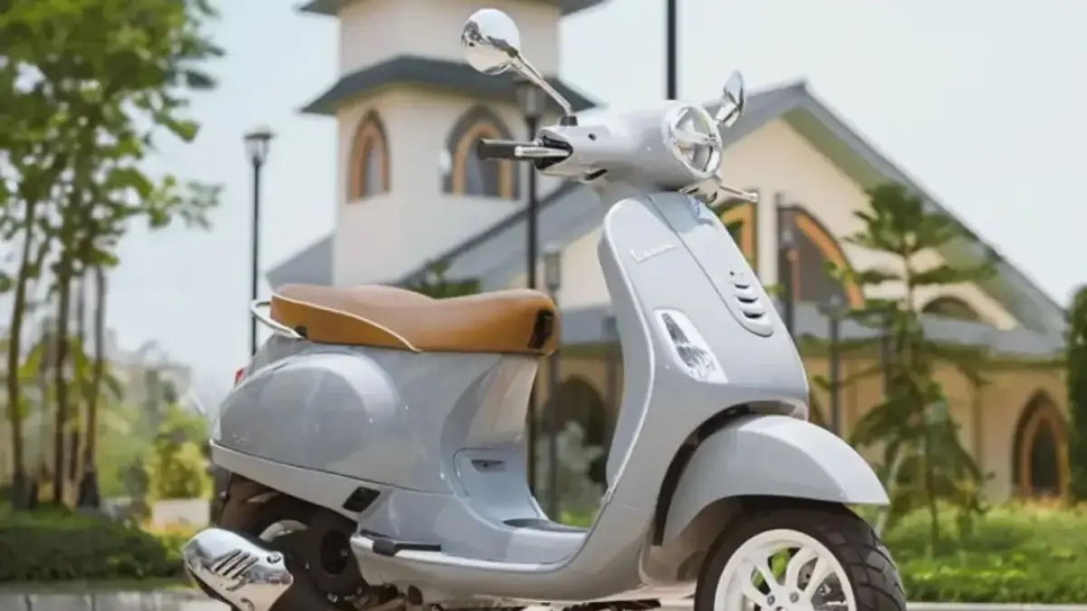 Vespa Primavera 2026 tampil dengan desain klasik khas Italia yang dipadukan teknologi modern. 