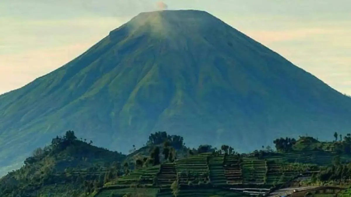 Pemandangan indah dataran tinggi Dieng. (ILUSTRASI/PINTEREST)