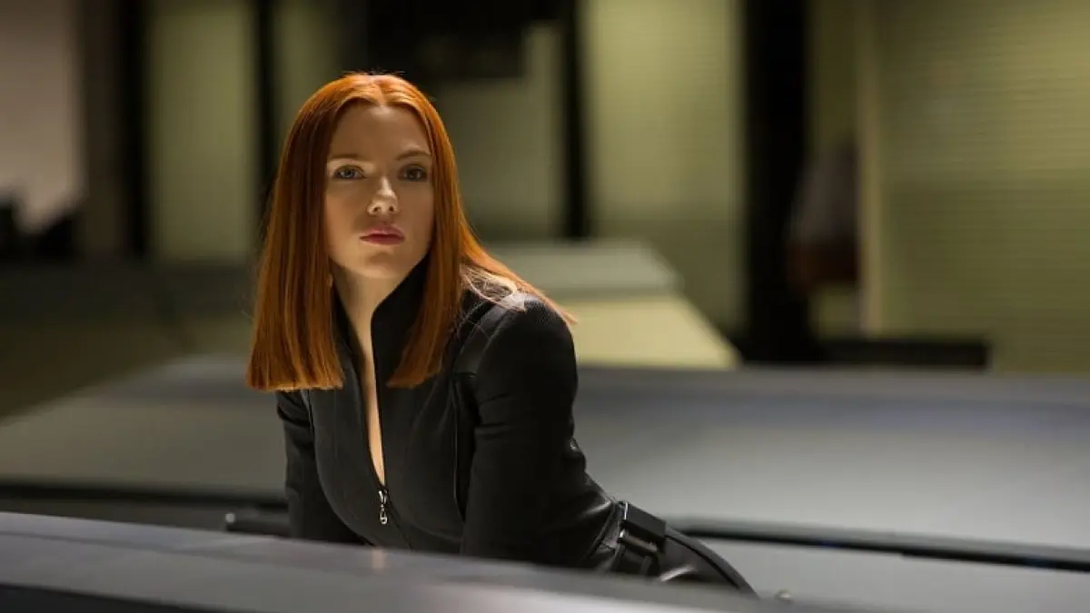 Scarlett Johansson saat memerankan karakter Black Widow di salah satu film Marvel. (HEROIC HOLLYWOOD)
