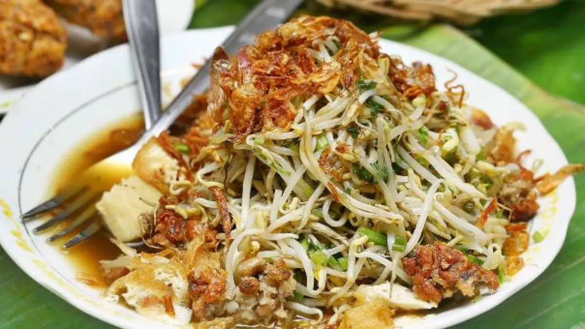 Lontong Surabaya. (ROYCO)