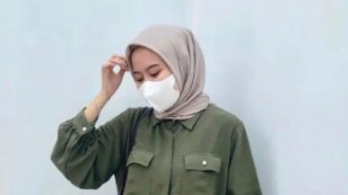 Rekomendasi warna jilbab untuk baju army. (ILUSTRASI/PINTEREST)