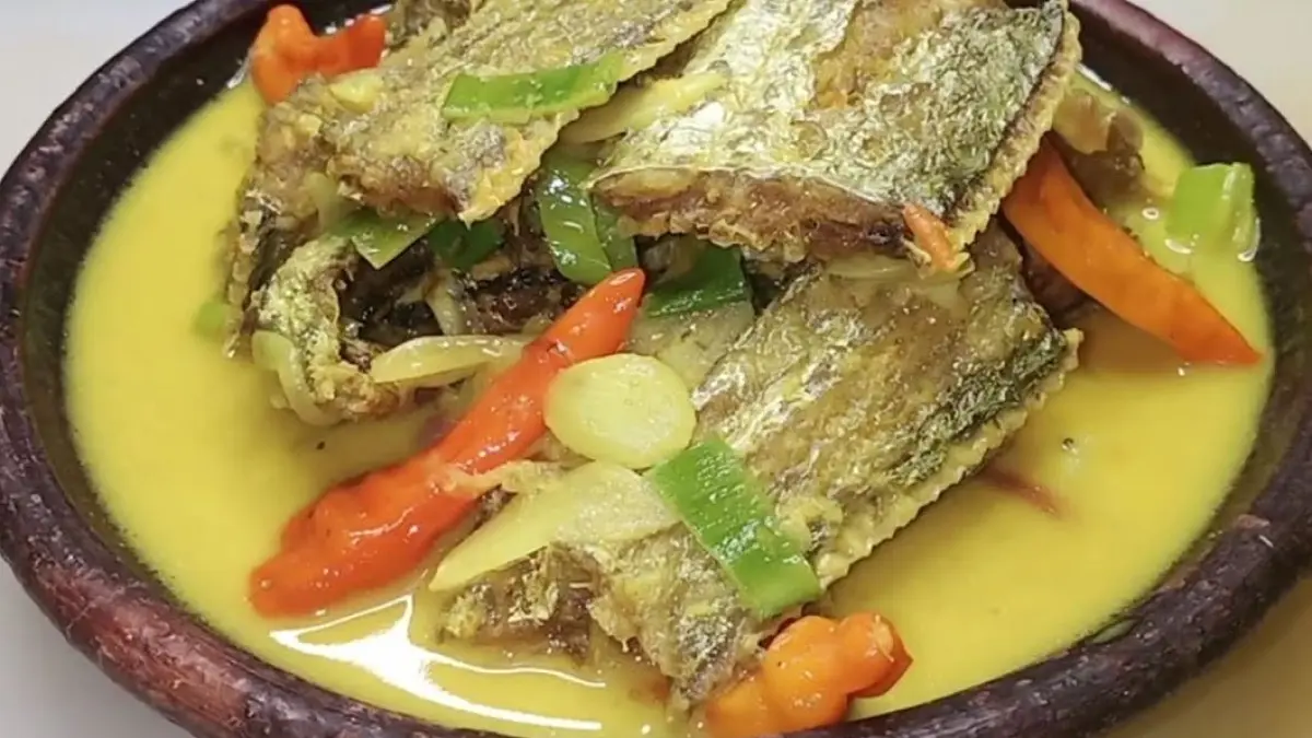 Resep ikan layur bumbu kuning. (YOUTUBE RAGAM INDONESIA)