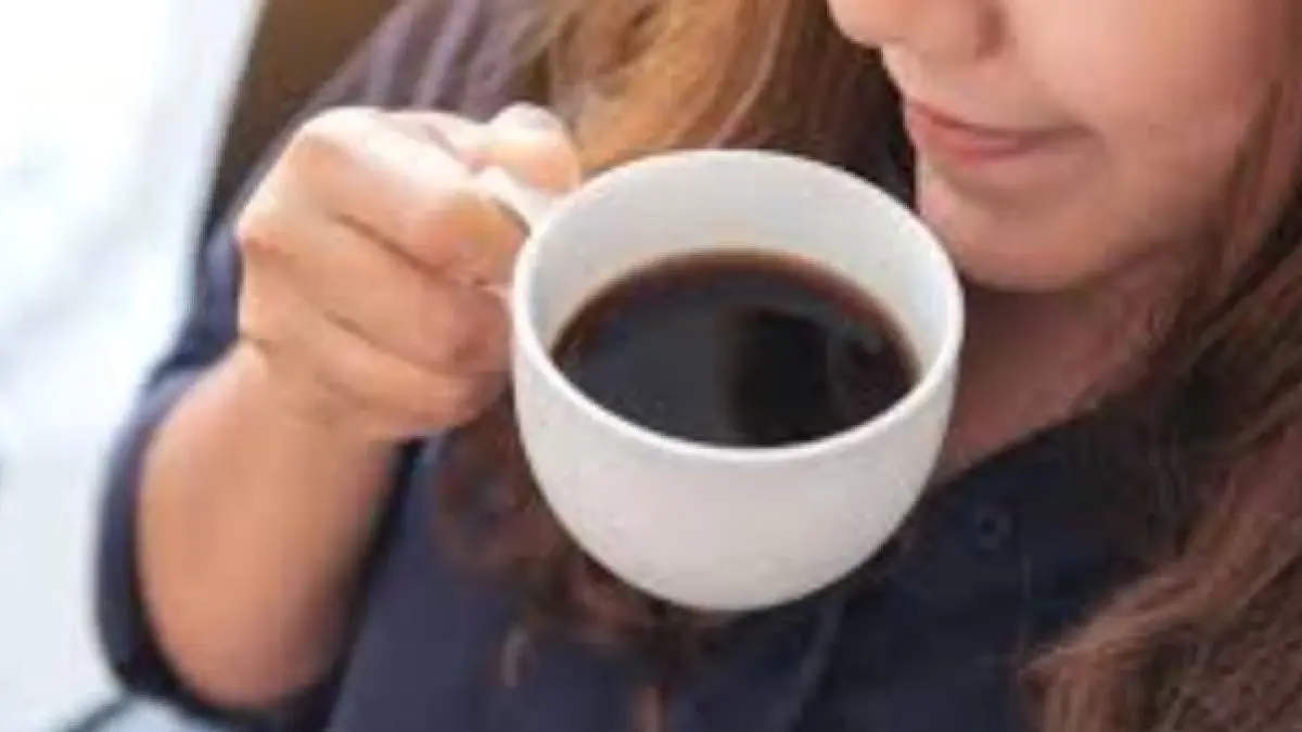 Sikat gigi baiknya sesudah atau sebelum minum kopi? (ILUSTRASI)