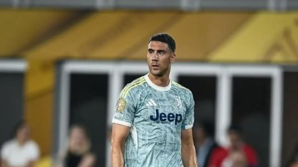 Striker Juventus Dusan Vlahovic menepi tiga laga karena cedera betis. (Instagram @vlahovicdusan)