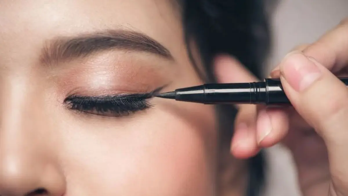Ilustrasi rekomendasi eyeliner waterproof. (hello sehat)