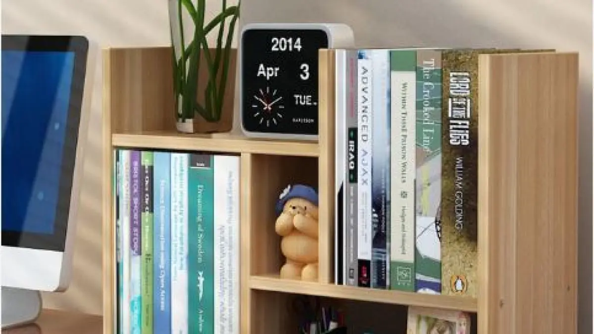 Rak mini di meja kerja. (ILUSTRASI)