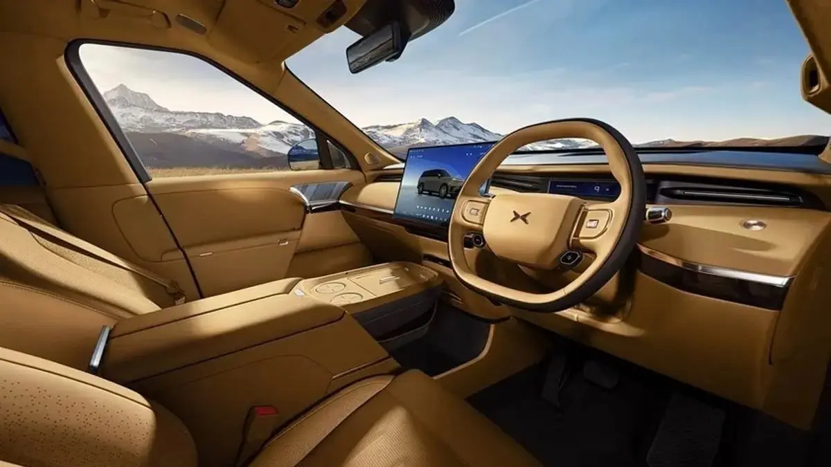 Tampilan interior mewah SUV listrik Xpeng GX. (CNEVPOST)