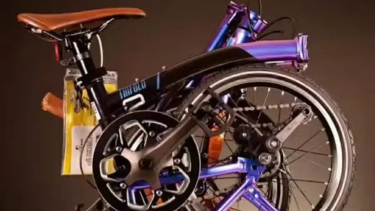 United Trifold 7S hadir dengan desain futuristik dan fitur 7 speed. (United)