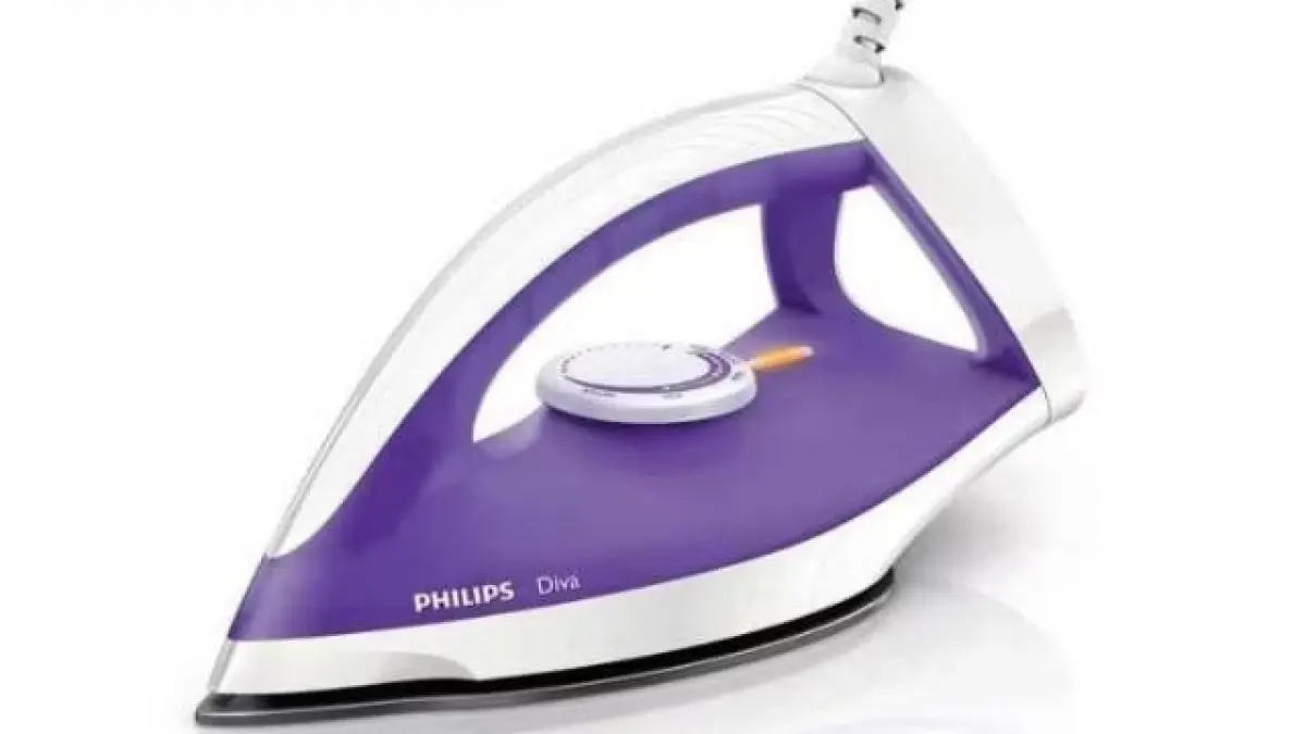 Philips Diva GC122/37. (Shopee)