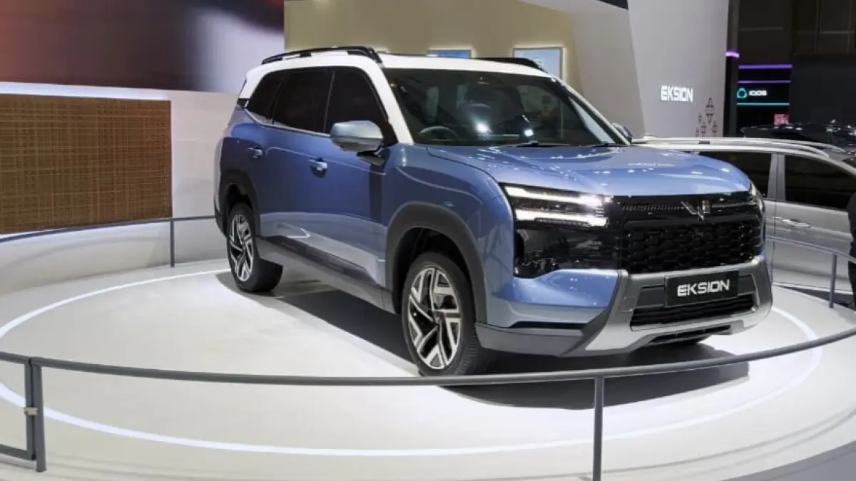 Wuling Eksion SUV hybrid dan EV 7 penumpang. 
