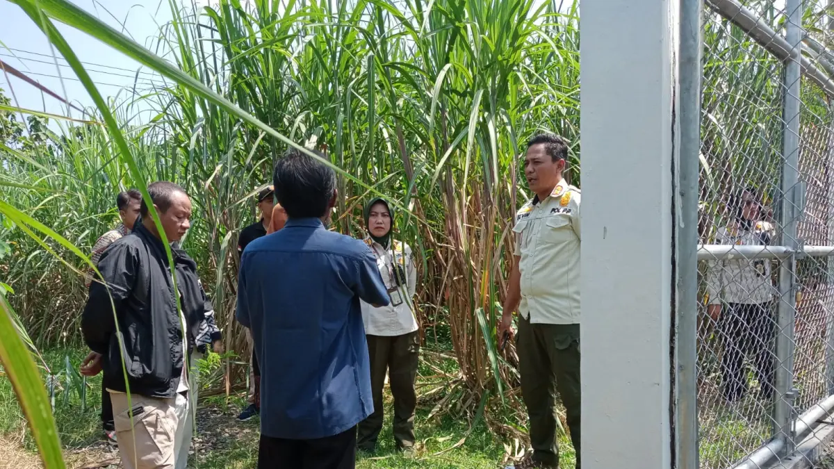 Satpol PP memediasi sengketa pembayaran sewa lahan tower di Desa Cabean. FOTO: SATPOL PP DAN DAMKAR MADIUN