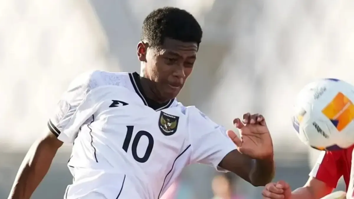 BERBAKAT: Fadly Alberto saat membela Timnas U-18 beberapa waktu lalu. (IG @blangkon.football)