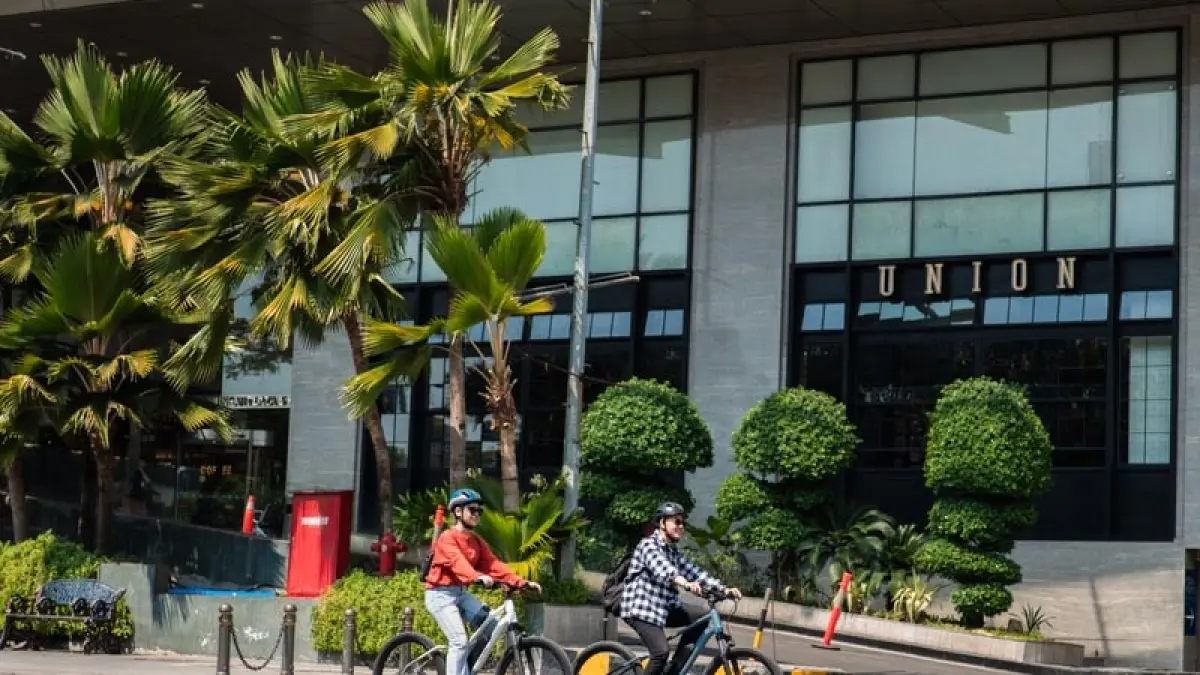 Ilustrasi Bersepeda menggunakan E-Bike (Rodalink)