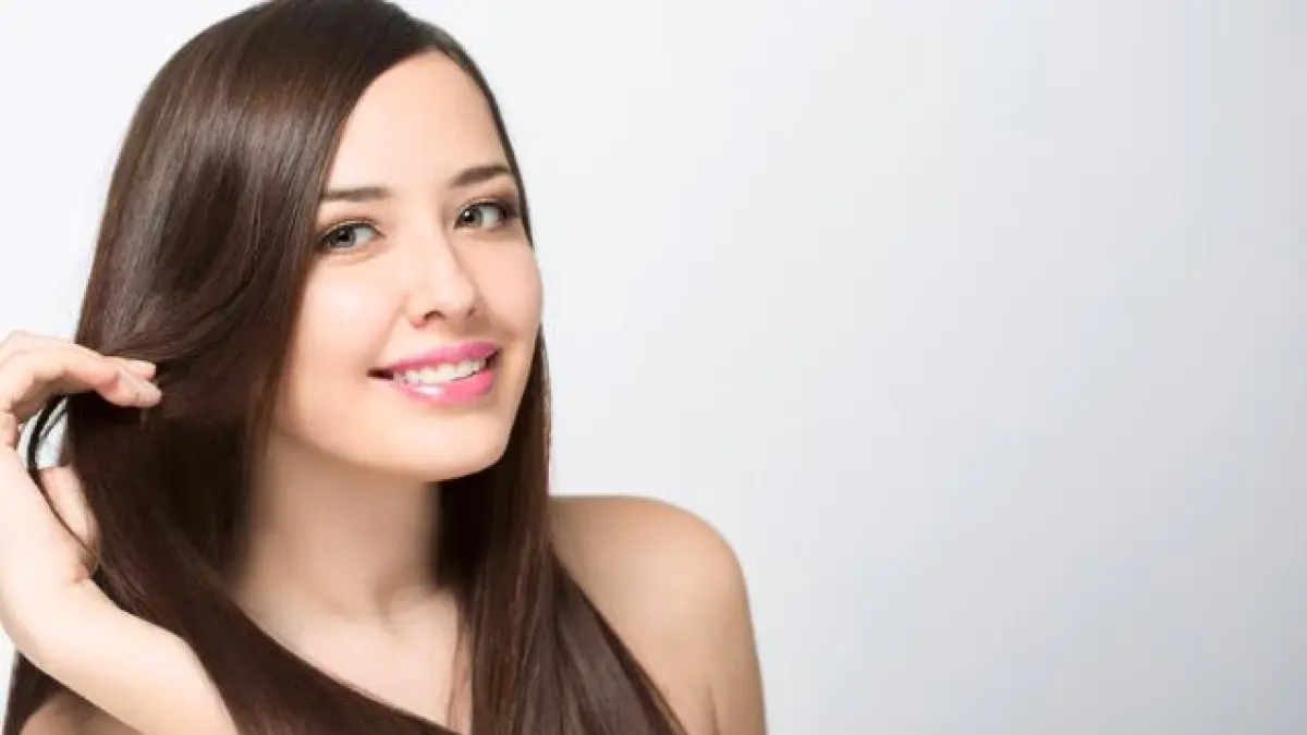 Ilustrasi rambut kering dan halus. (DOVE)
