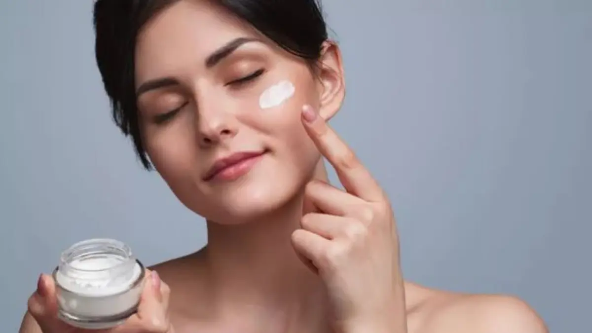 Ilustrasi rekomendasi skincare halal dan BPOM.