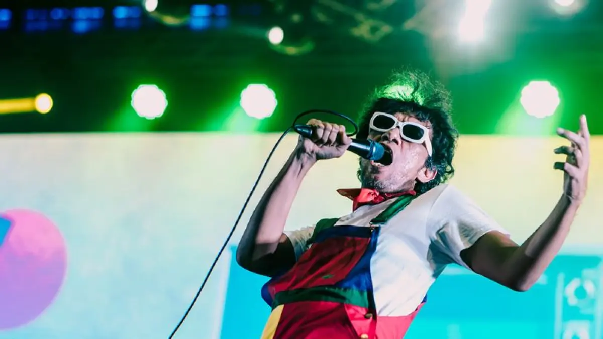 Jimi Multhazam salah satu musisi dengan banyak proyek band. (djarumsuper.com)
