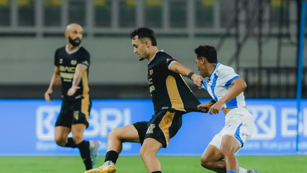 Persib ditahan 2-2 Dewa United. 