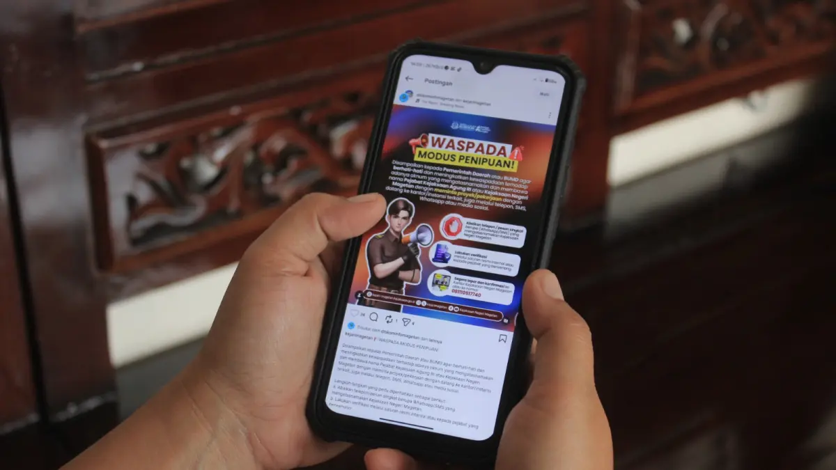 Unggahan resmi Kejari Magetan mengingatkan masyarakat terkait maraknya modus jaksa palsu yang meminta proyek kepada pemda dan BUMD. AJI PUTRA/RADAR MAGETAN