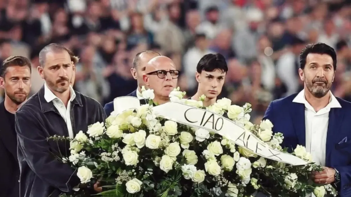 Upacara penghormatan untuk Alex Manninger mantan kiper Juventus yang telah meninggal. (X @La_Bianconera)