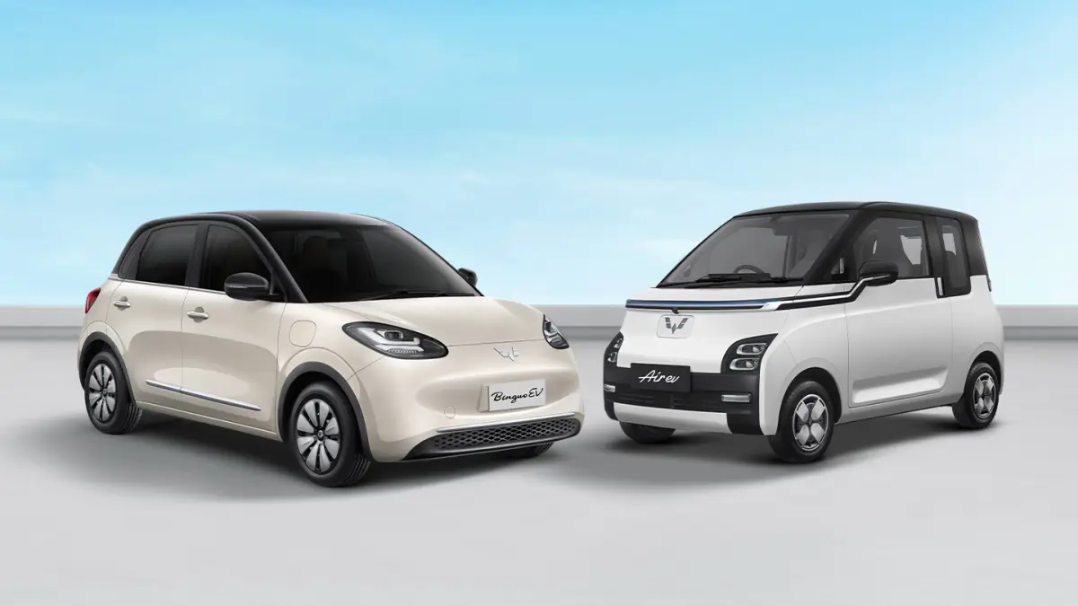 Dua produk mobil listrik dari Wuling yakni Binguo EV dan Air EV. (WULING)