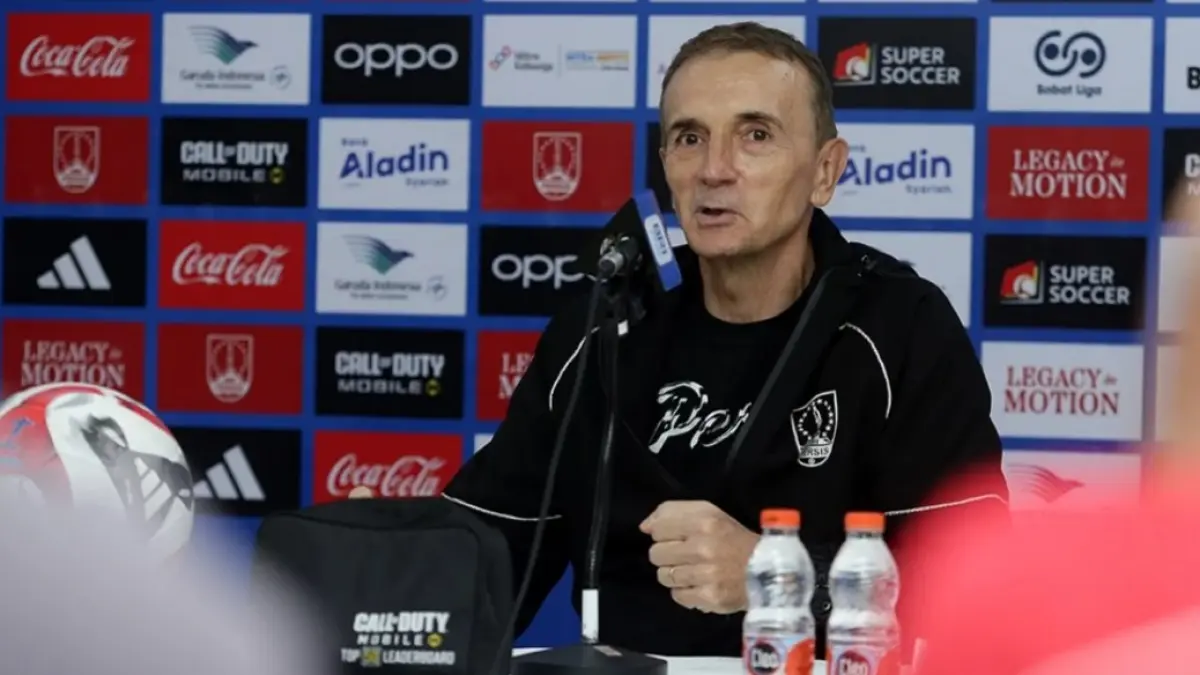 PRE-MATCH: Pelatih Persis Solo Milomir Seislja saat press conference sebelum laga melawan Bhayangkara FC. (ILeague)