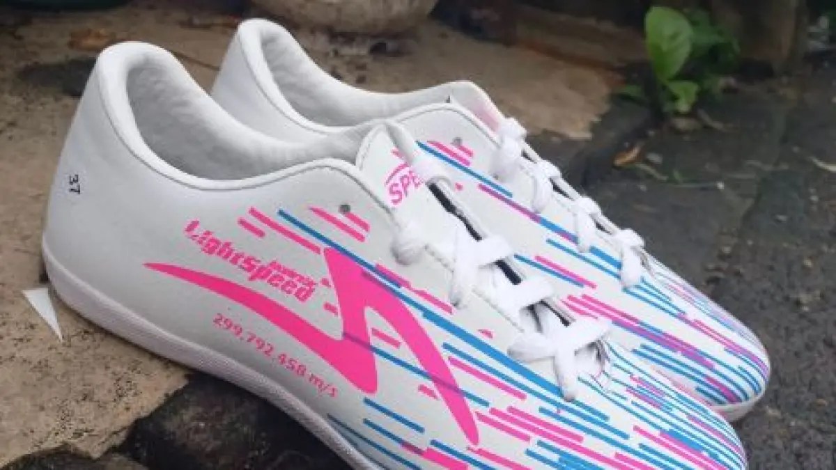 Sepatu futsal 200ribuan terbaik 2026. 