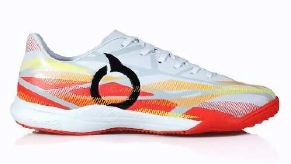 Sepatu futsal Ortuseight