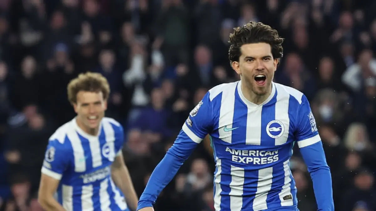 Gol pertama dari Brighton oleh Ferdi Kadioglu. 
