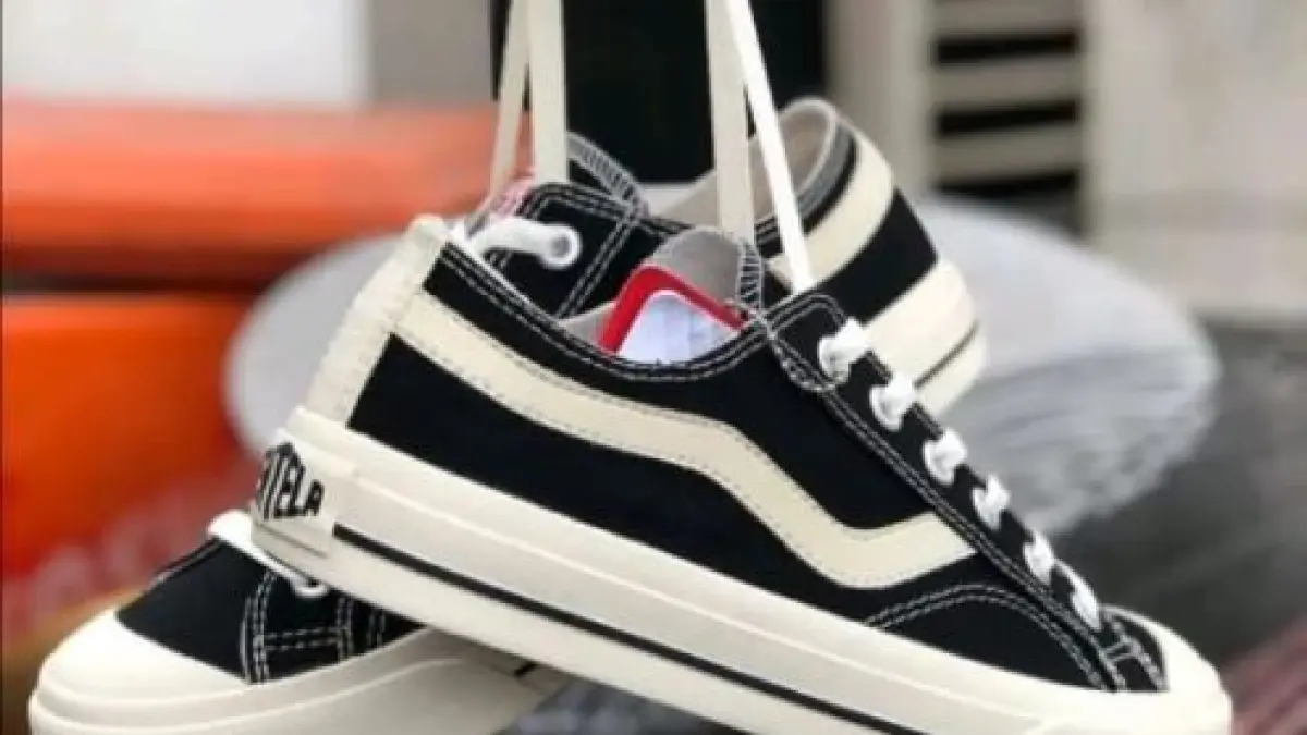 Ilustrasi sepatu sekolah terbaik. 