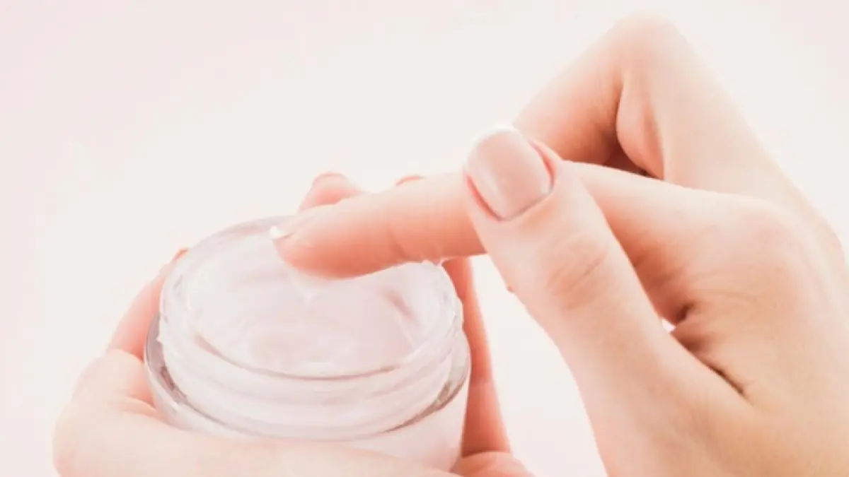 Ilustrasi skincare laris Shopee. 