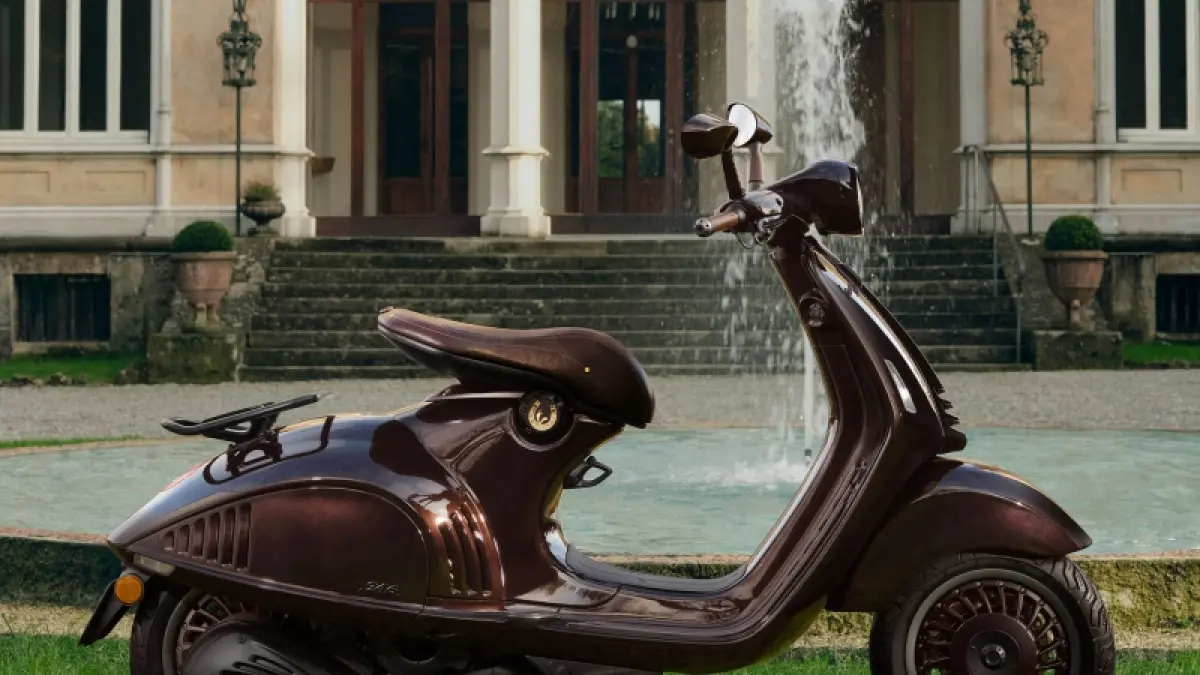 Ilustrasi Vespa 946 Horse (AutoRide)