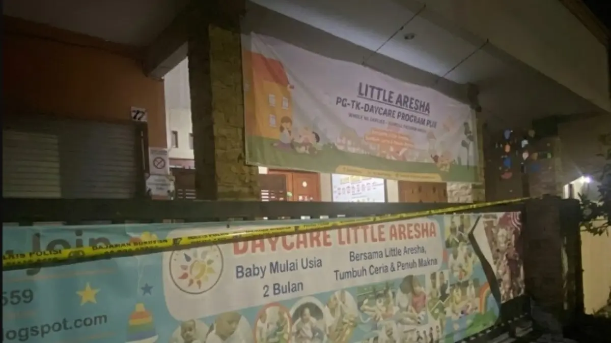 Daycare Little Aresha di Jogja dipasangi garis polisi.