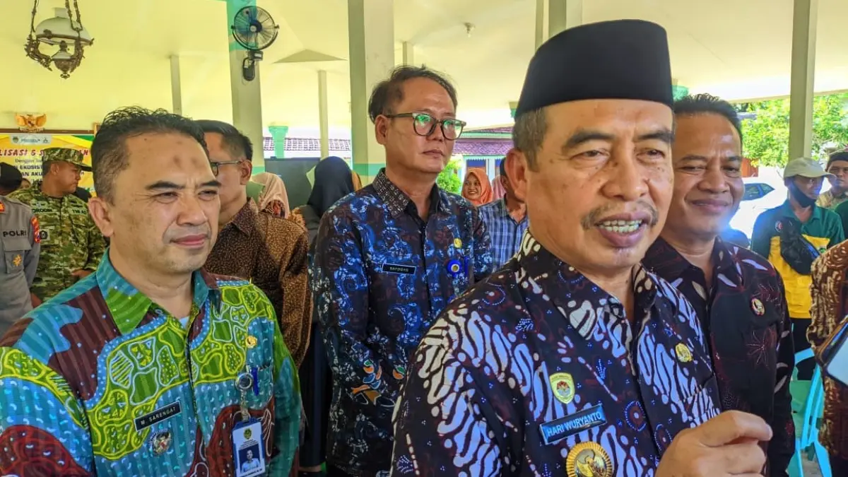 Bupati Madiun Hari Wuryanto menjelaskan tentang pembangunan KDKMP yang didukung anggaran pengurukan lahan. DOK RADAR MADIUN