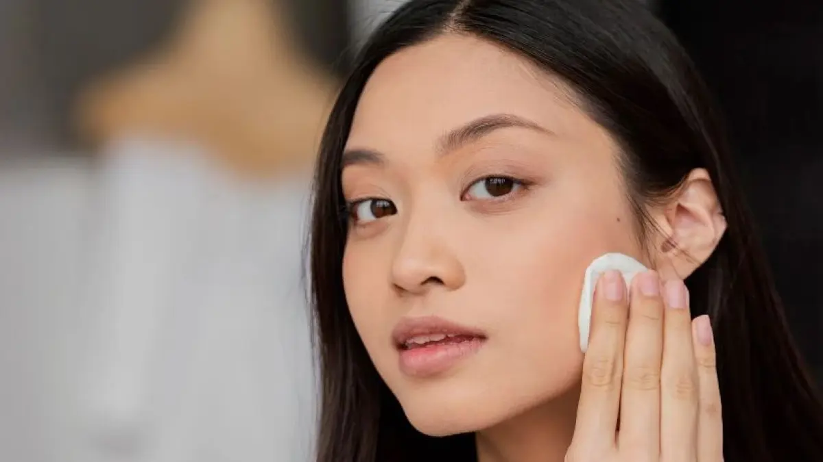 Ilustrasi makeup natural. (sekolah beauty)
