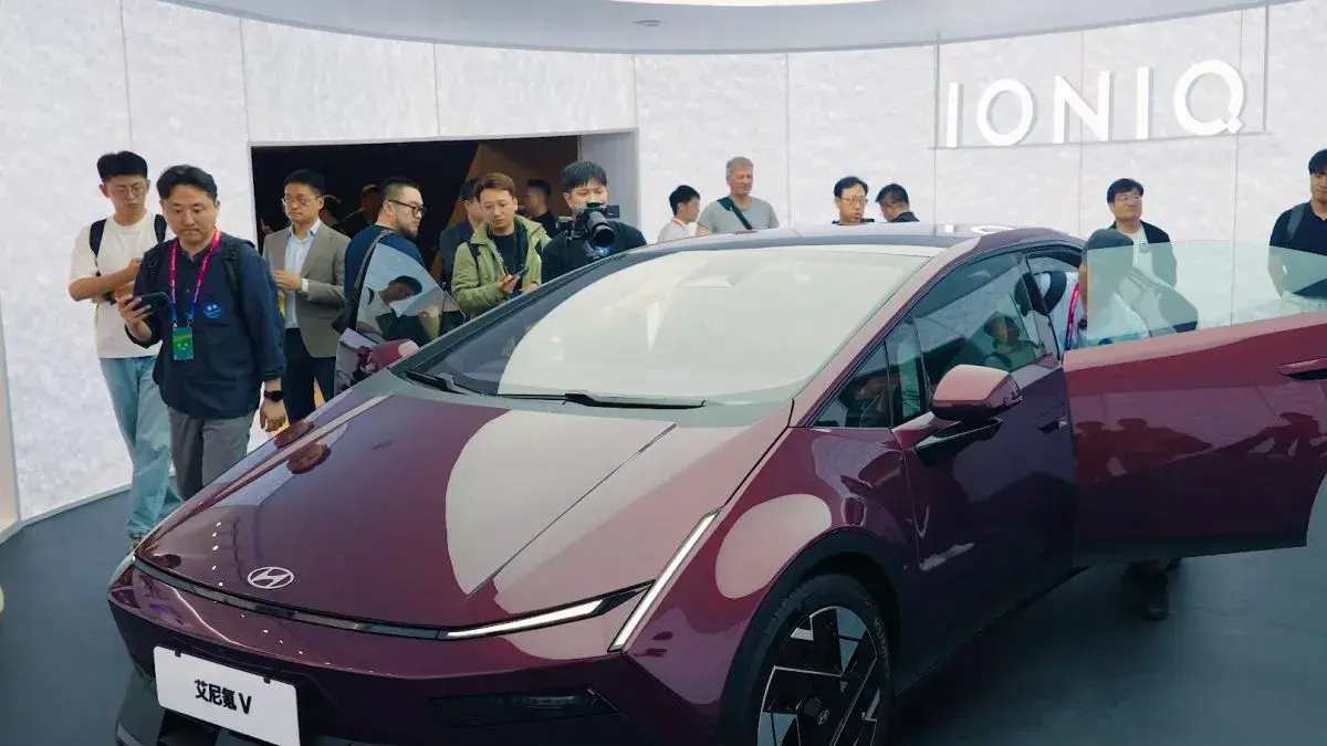 Mobil listrik Hyundai Ioniq V meluncur secara global.