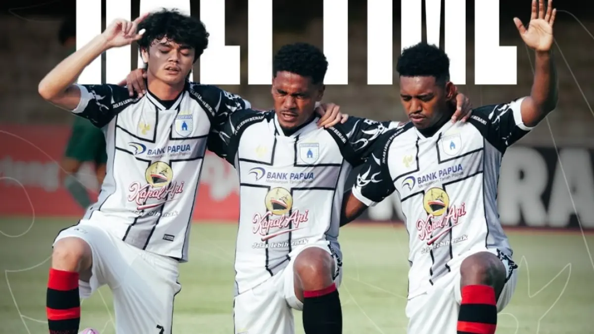PUNCAK: Persipura Jayapura berhasil mengamankan tiga poin saat melawan Persipal Palu pada pekan ke-26. (IG @persipurapapua1963)