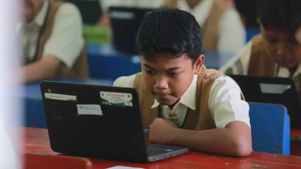 Siswa SD di Kota Madiun mengikuti TKA berbasis digital. BAGAS BIMANTARA/RADAR MADIUN