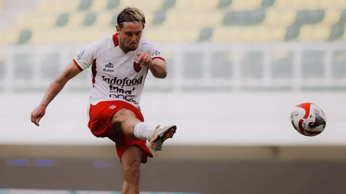 MISI KRUSIAL: Tijmen Goppel diharapkan mampu menjebol gawang PSM Makassar saat kedua tim bertemu di Dipta, Senin (27/4) nanti. (IG @baliunitedfc)