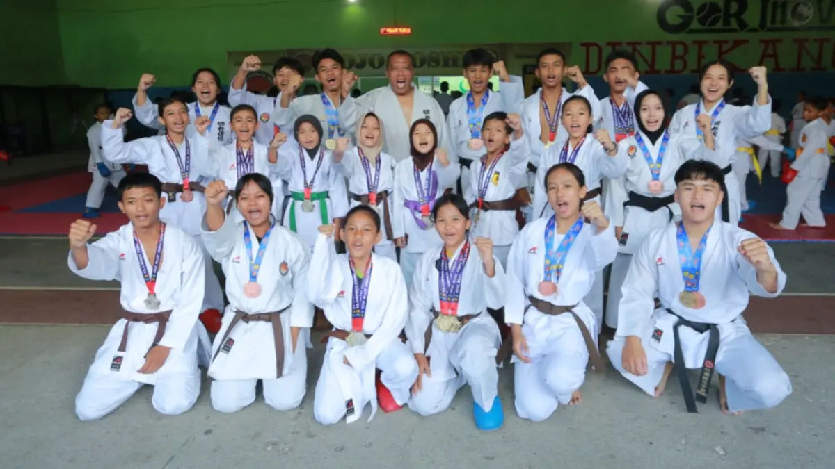 Atlet karate Kota Madiun meraih sembilan emas di kejurprov dan tampil kompetitif di kejurnas shokaido. BAGAS BIMANTARA/RADAR MADIUN
