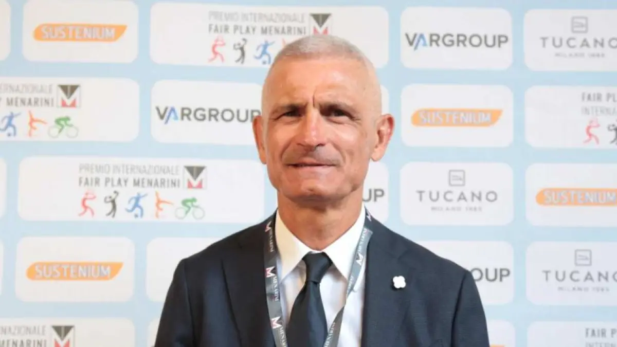 Fabrizio Ravanelli menyarankan Juventus tidak mendatangkan Robert Lewandowski.