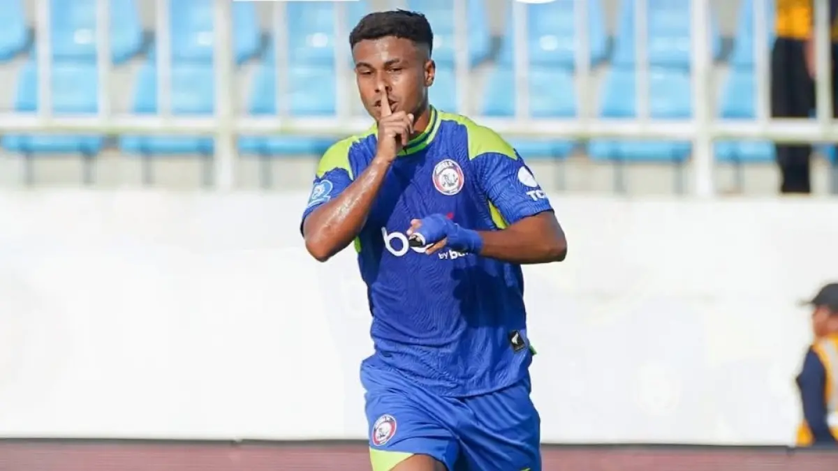 SIAP TEMPUR: Gabriel Silva bakal menjadi ancaman nyata bagi Persebaya dalam laga Derbi Jatim nanti. (IG @aremafcofficial)