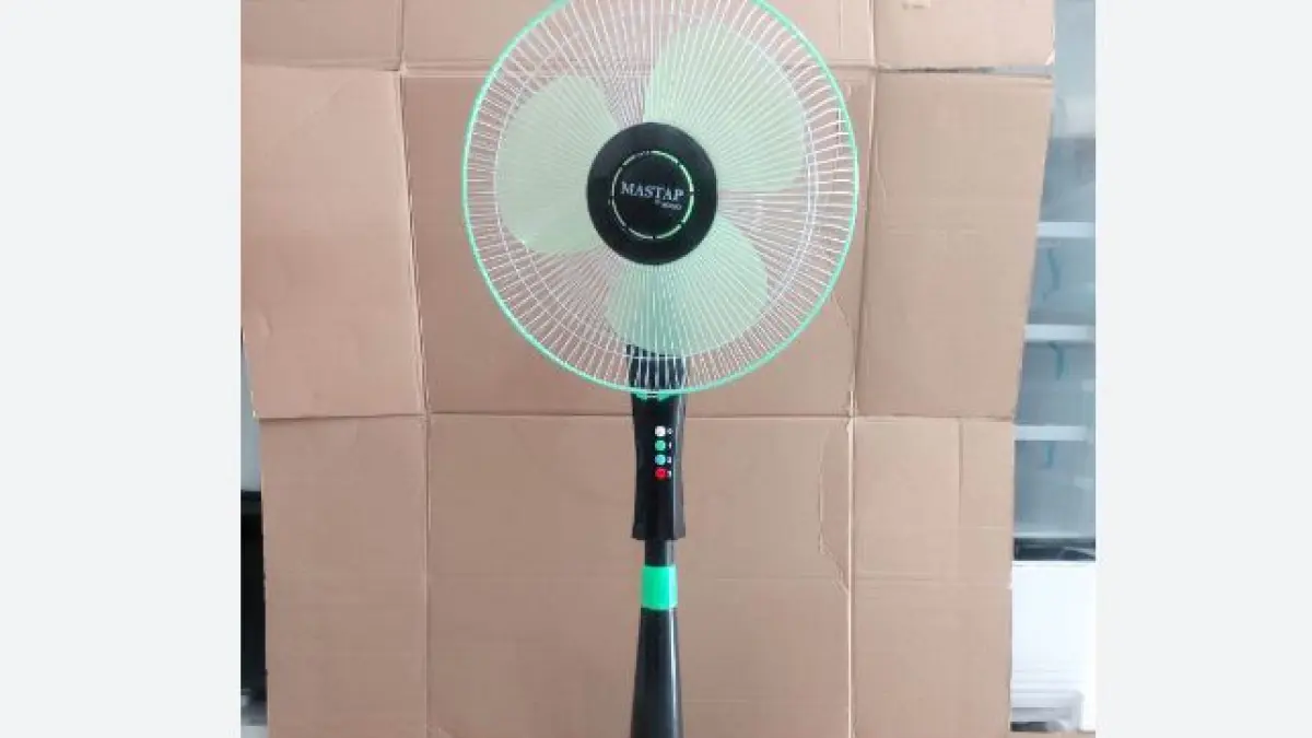 Kipas angin berdiri 100ribuan. 