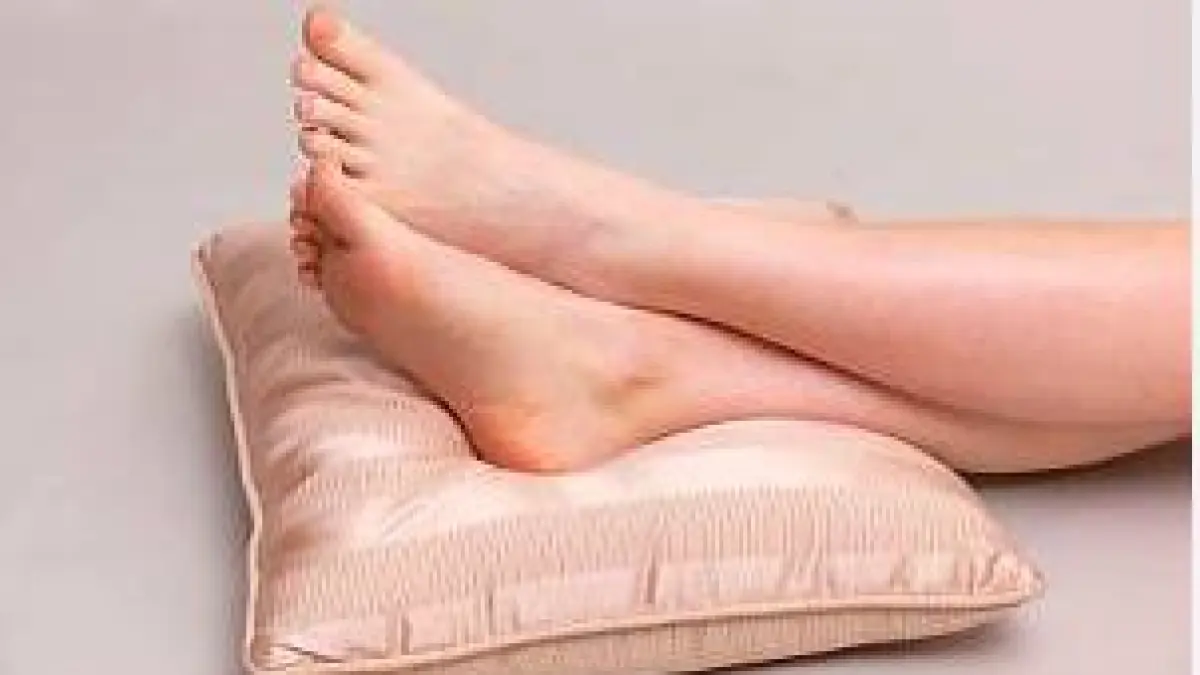 Mitos kaki di atas bantal. 