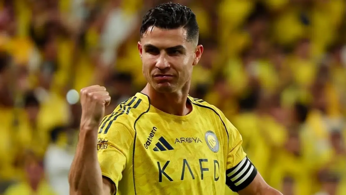 BERKELAS: Bintang Al Nassr Cristiano Ronaldo menjawab sindiran supporter lawan dengan kalimat berkelas. (IG @cristiano)