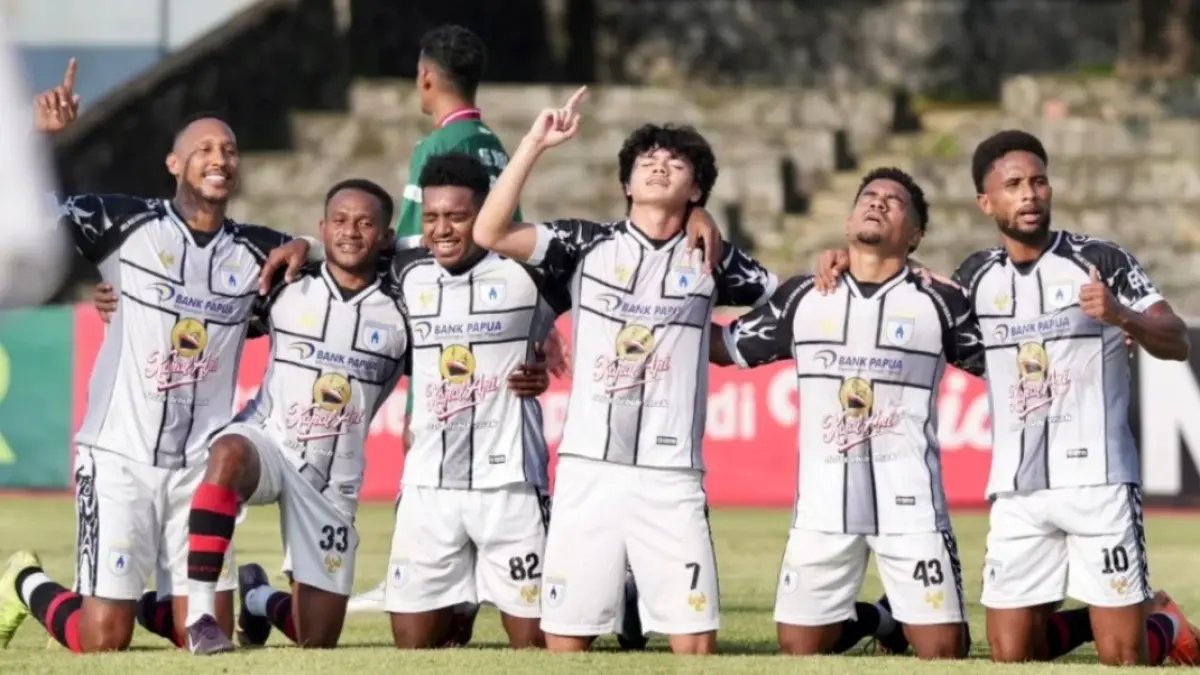 FASE SELANJUTNYA: Skuad Persipura Jayapura merayakan kemenangannyan atas Persipal pekan lalu. (ILeague)