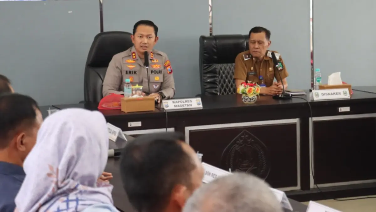 Kapolres Magetan memimpin rakor lintas sektoral bersama pemkab dan perwakilan buruh terkait peringatan Mayday 2026. FOTO: HUMAS POLRES MAGETAN